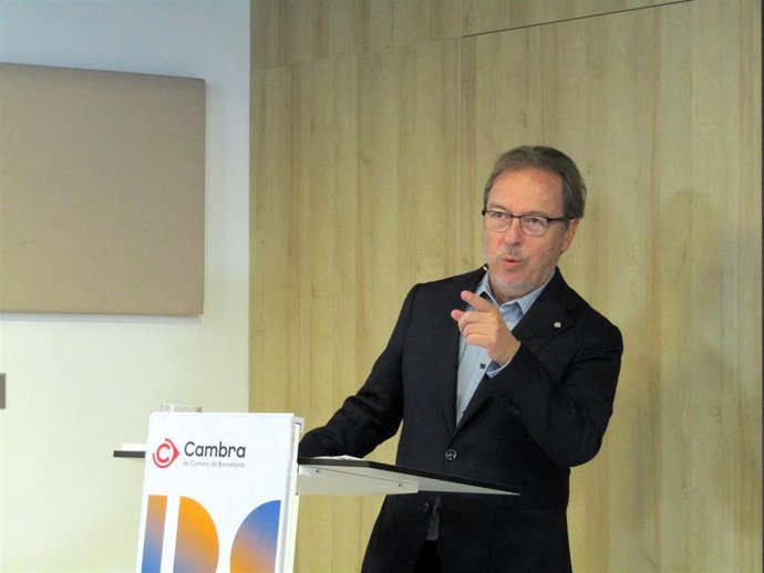 El presidente de la Cámara de Barcelona, Josep Santacreu, en rueda de prensa este jueves