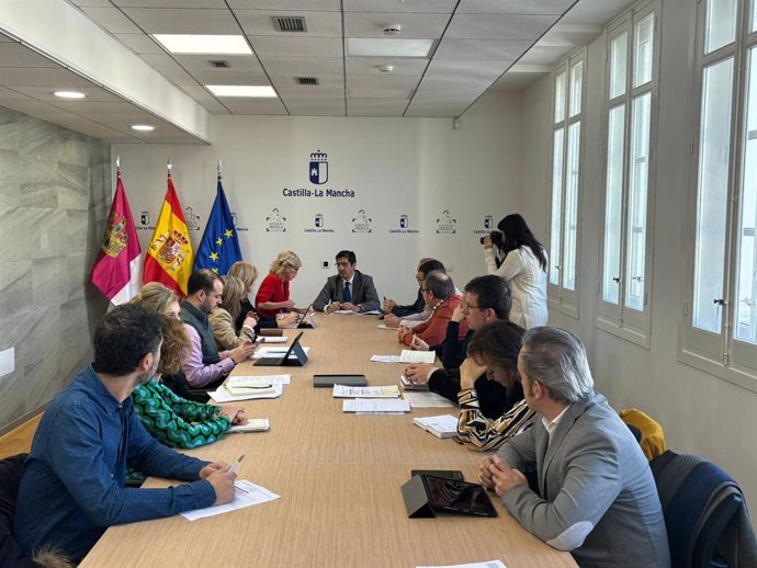 José Manuel Caballero preside en Cuenca la reunión de coordinación de los delegados provinciales de las distintas consejerías.