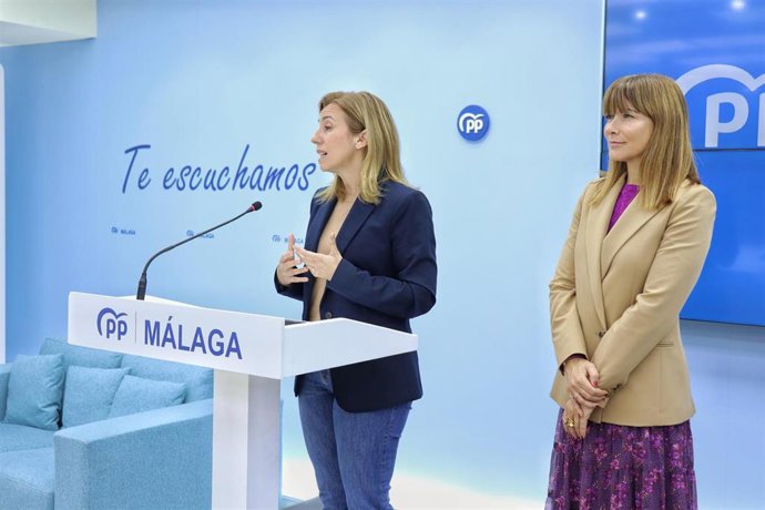 La vicesecretaria de Sociedad del Bienestar del PP de Málaga, Lucía Yeves, y la coordinadora de la plataforma Todos Somos Uno, Ruth Sarabia.