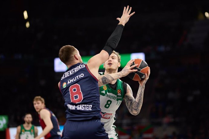 Los jugadores del Baskonia Tadas Sedekerskis y Khalifa Diop son baja para los próximos encuentros