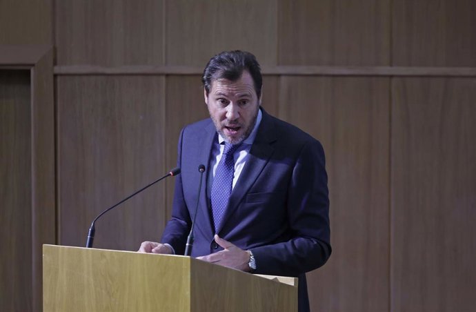 El ministro de Transportes, Óscar Puente, en una intervención en el Puerto de Algeciras (Cádiz).