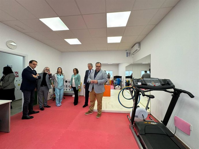 La consejera de Salud visita el entro de Atención e Intervención Temprana en Pizarra