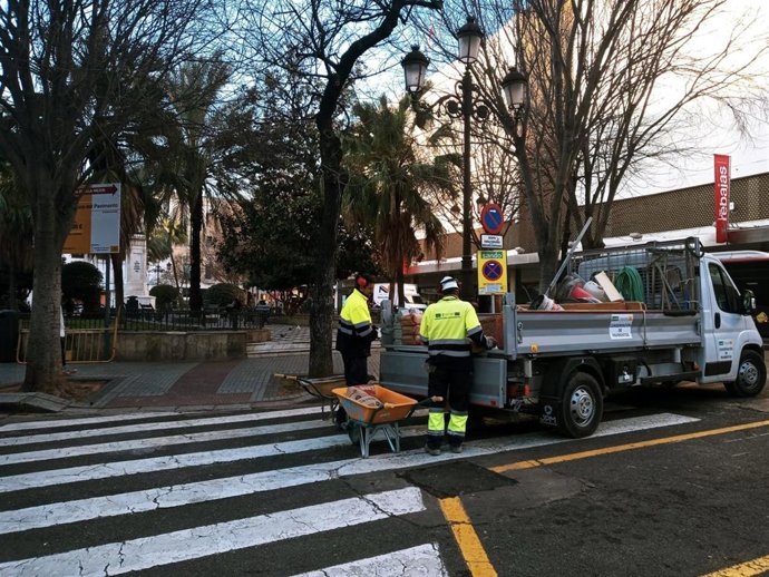 Trabajos de repavimentación en la Plaza del Duque.