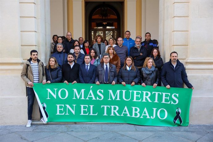 Minuto de silencio por el trabajador fallecido en Sofitec