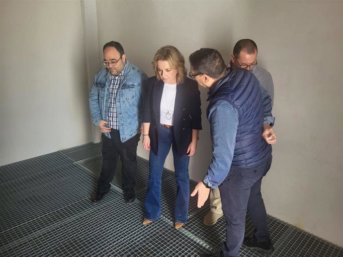 Archivo - La diputada provincial María Luisa Cruz visita el municipio de Alcolea (Almería)
