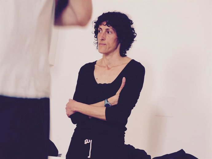 La bailarina Amalia Fernández representa en La Mutant una conferencia, un documental y un número musicalSolala