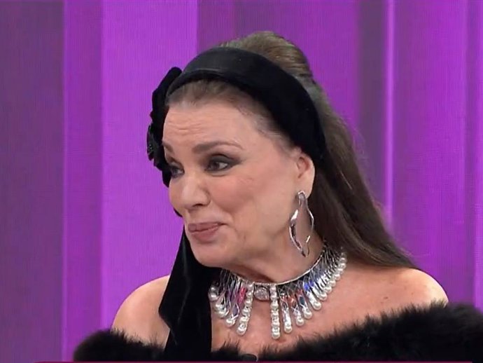 MARÍA JOSÉ CANTUDO EN EL PLATÓ DE 'Y AHORA SONSOLES'