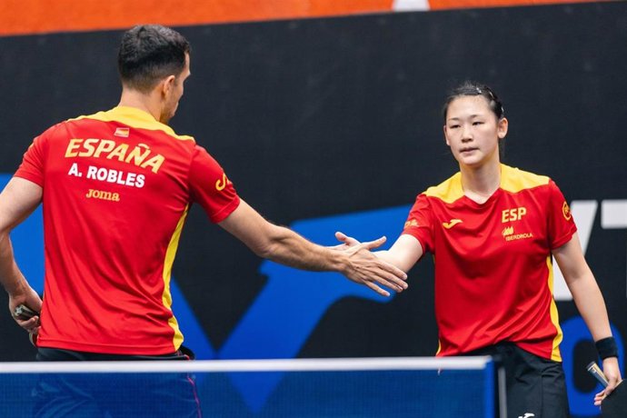 María Xiao y Álvaro Robles, durante la final del WTT Star Contender de Goa.