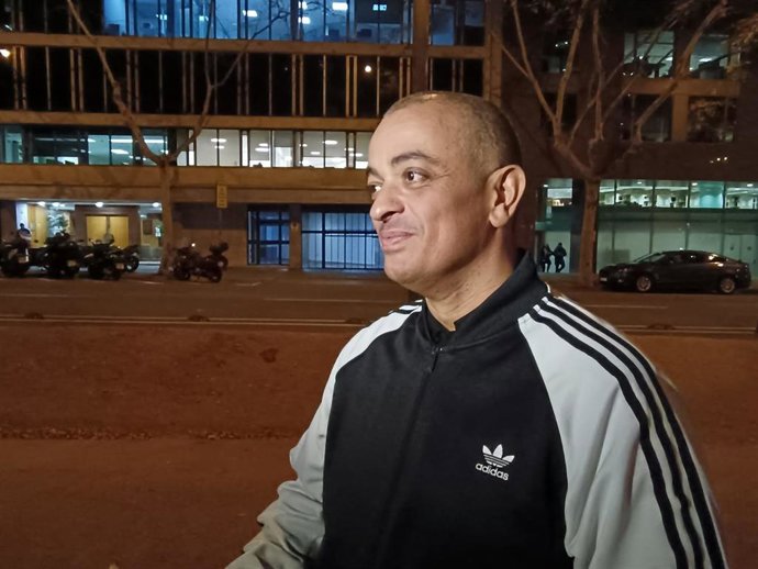 El portavoz de Élite Taxi, Tito Álvarez, este jueves a la salida de la Conselleria de Territori