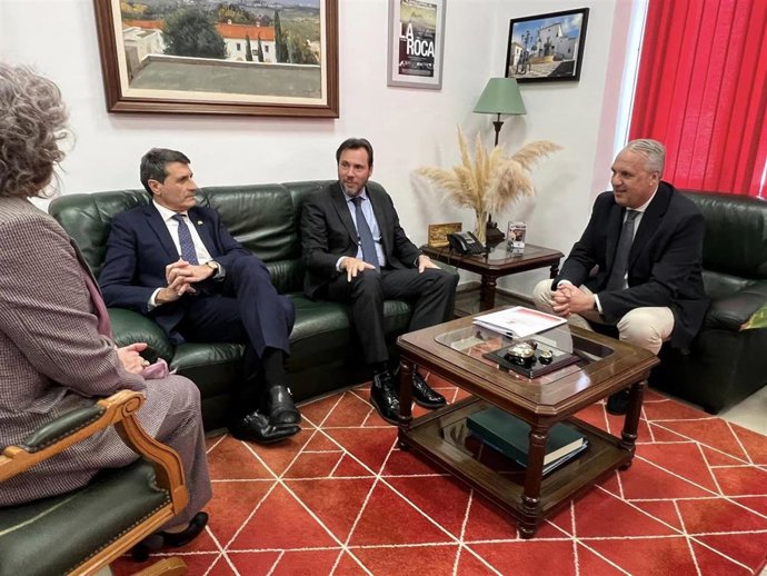 EL ministro de Transportes en el Ayuntamiento de San Roque.