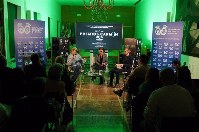 Encuentro entre el sector del cine y la Academia de cine andaluz en el marco de los Premios Carmen