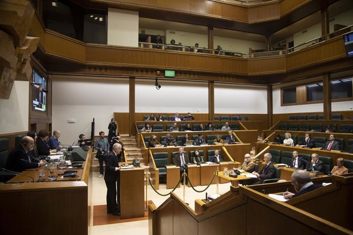 Archivo - Urkullu ha destacado que no ha "confirmado ni negado nada" en relación a este proyecto