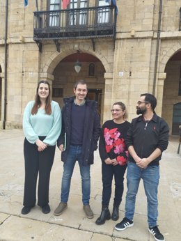 Los cuatro concejales que Podemos mantiene en Asturias --David García y Sara Retuerto (Avilés); Olaya Suárez (Gijón); y Silvia Tarano (Siero) apoyan la candidatura de Diego Ruiz de la peña.