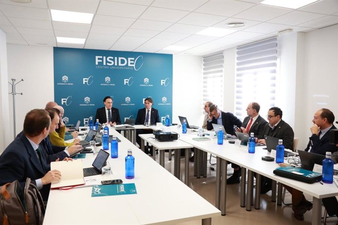 Reunión del consejero de Universidad, José Carlos Gómez Villamandos, con los rectores andaluces en Cabra (Córdoba).