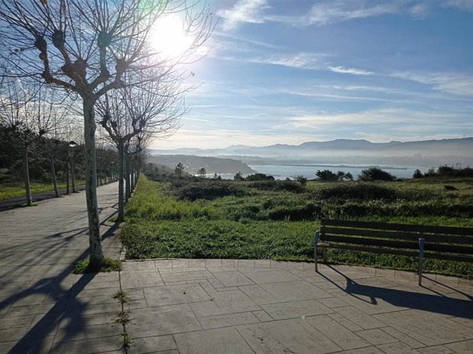 Archivo - Día soleado en Vizcaya desde La Galea (Getxo).