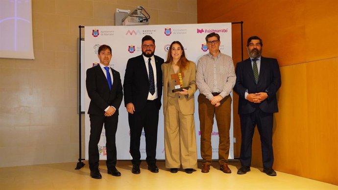 La deportista Cata Coll junto a autoridades baleares en la IX Gala del Deporte de Marratxí.