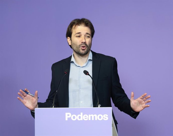 El secretario de horizonte republicano, profundización democrática y portavoz adjunto de Podemos, Javier Sánchez Serna, ofrece una rueda de prensa, en la sede del Partido, a 15 de enero de 2024, en Madrid (España). Durante la rueda de prensa han abordad