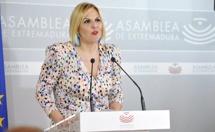 La consejera de Hacienda y Administración Pública de la Junta de Extremadura, Elena Manzano, valora los PGEx