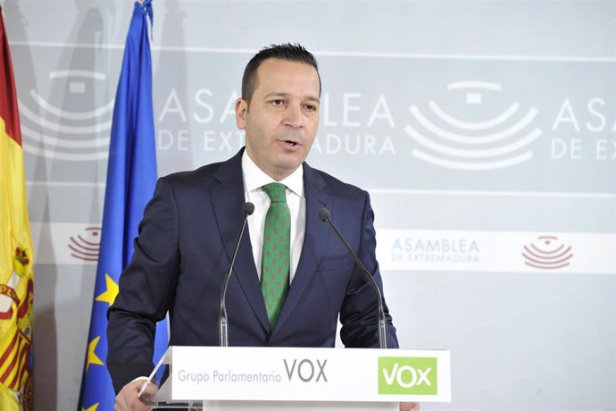 El diputado de Vox en la Asamblea de Extremadura Óscar Fernández Calle