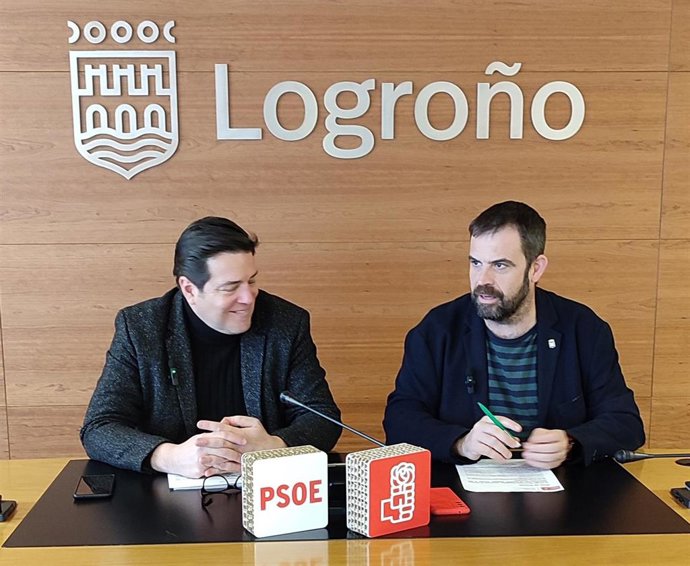 Los concejales socialista Kilian Cruz-Dunne e Iván Reinares