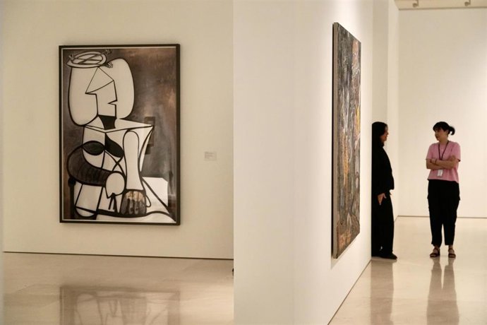 Archivo - Detalle de la exposición 'El eco de Picasso', en el Museo Picasso de Málaga.