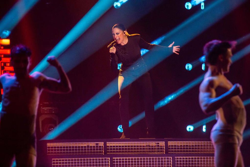 Maria Peláe durante su actuación en la segunda semifinal del Benidorm Fest, en el Palau dEsports LIlla de Benidorm, a 1 de febrero de 2024, en Benidorm, Alicante, Comunidad Valenciana (España).