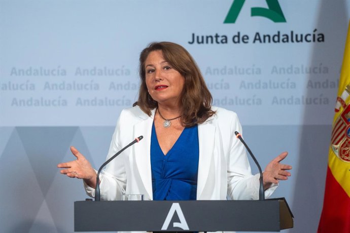 Archivo - La consejera de Agricultura, Agua y Desarrollo Rural Carmen Crespo Díaz durante la rueda de prensa en el Palacio de San Telmo. A 29 de agosto de 2023, en Sevilla (Andalucía, España). Como cada martes, el Consejo de Gobierno de la Junta de Andalu