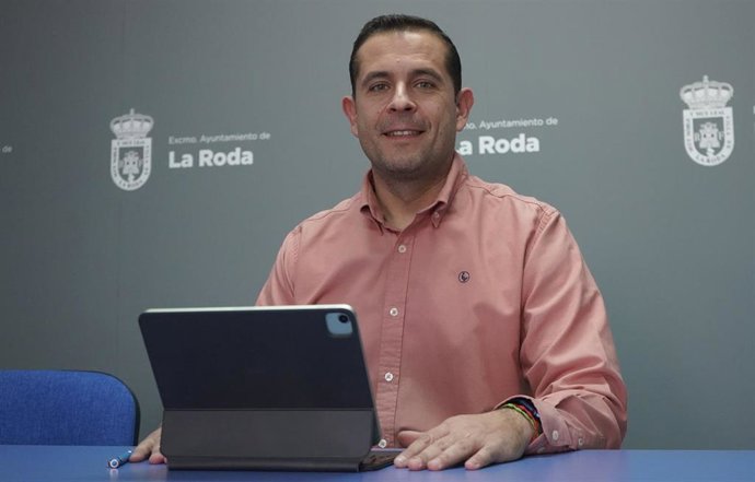 El concejal de Cultura y Festejos de La Roda, Luis Fernández.
