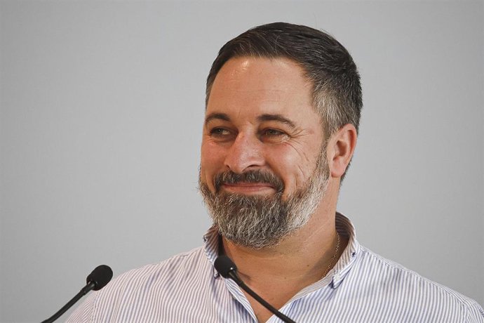 Archivo - El presidente de Vox, Santiago Abascal, interviene durante un acto público de precampaña, en el Auditorio Palacio de Congresos Mar de Vigo, a 28 de enero de 2024, en Vigo, Pontevedra, Galicia (España). 