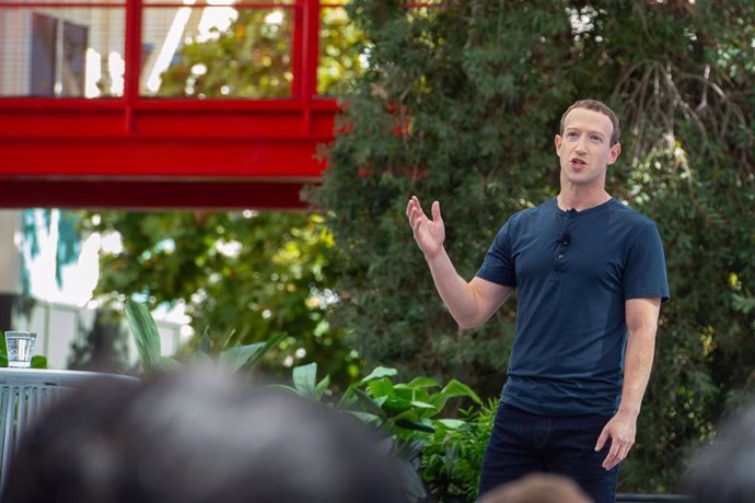 Archivo - 27 September 2023, US, Menlo Park: The founder and head of Facebook's Meta Group Mark Zuckerberg presents new devices and AI offerings at the Meta Connect developer conference. Photo: Andrej Sokolow/dpa