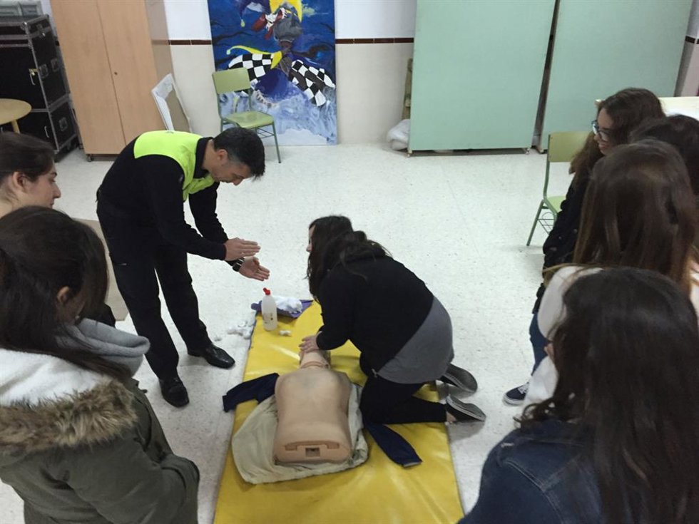 Técnicas de atención de primeros auxilios.
