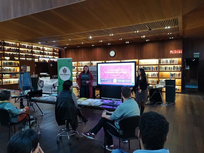Uno de los 'editatones' organizados por el Museo Reina Sofía y Wikimedia España.