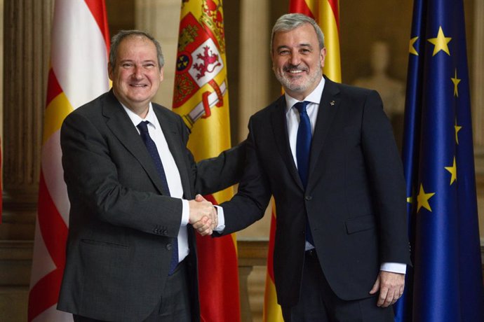 El ministre d'Indústria i Turisme, Jordi Hereu, i l'alcalde de Barcelona, Jaume Collboni 