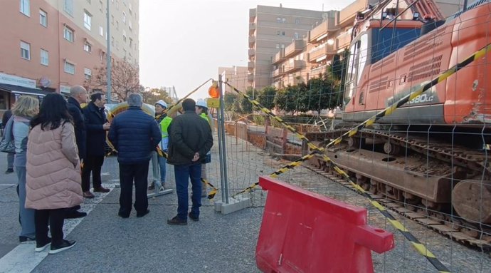 Visita de los socialistas a la gran infraestructura de colectores de Emilio Lemos