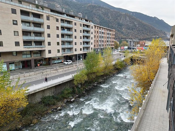 El río Valira pasando por Escaldes-Engordany