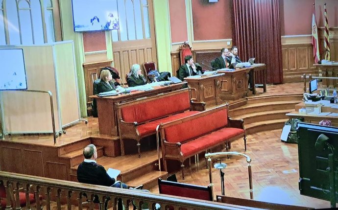 Instant del judici a l'acusat 