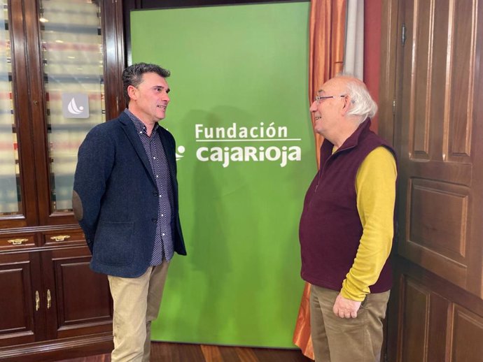 El gerente de Fundación Caja Rioja, Carlos Fuentes, y el responsable de la compañía Calle Es Cultura, Jesús Pérez