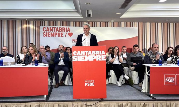 El secretario general del PSOE de Cantabria, Pablo Zuloaga, interviene en el Comite Regional que el partido ha celebrado este viernes