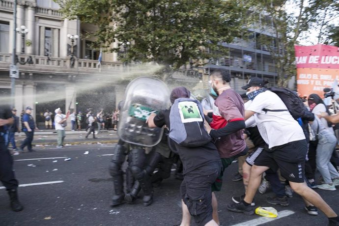 Movilización frente al Congreso argentino