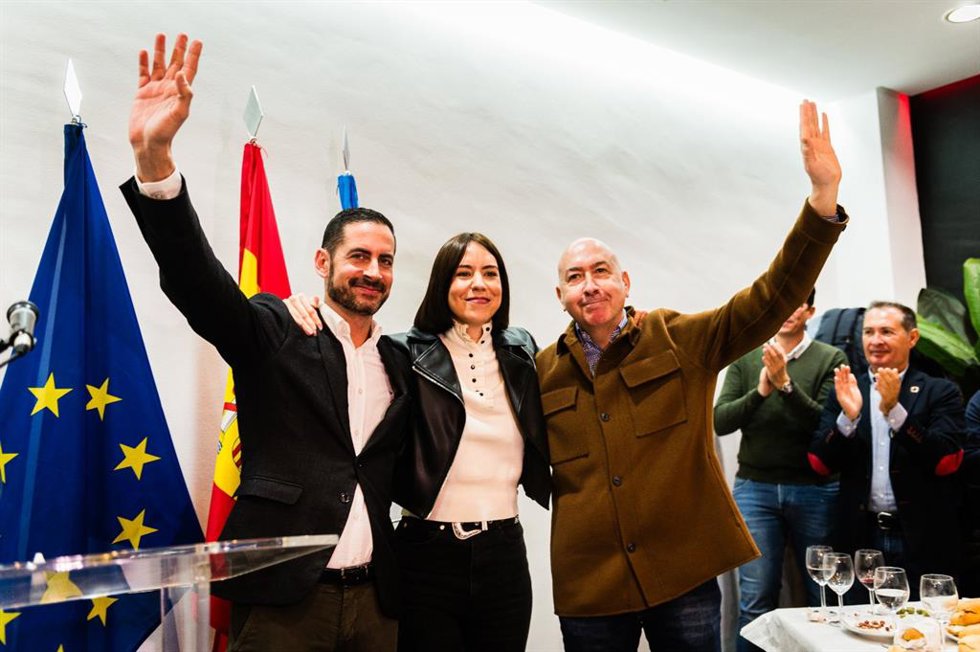 (De Izq. A Der.) El Secretario General Del PSPV En La Provincia De Valencia, Carlos Fernández Bielsa, La Ministra De Ciencia, Diana Morant, Y El Secretario General Del Partido En Alicante, Alejandro Soler