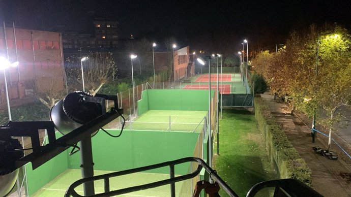 Iluminación de pistas de pádel y tenis de Miriam Blasco en Valladolid
