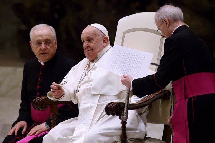 27 January 2024, Vatican: Pope Francis attends audience for confirming of the Diocese of Bari and Bitonto (Italy) in the Paul VI Hall at the Vatican. Photo: Evandro Inetti/ZUMA Press Wire/dpa