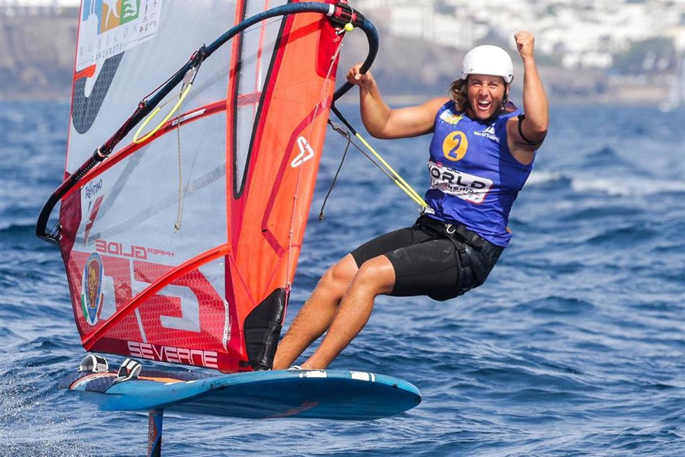 Nicolo Renna, campeón del mundo de iQFOiL