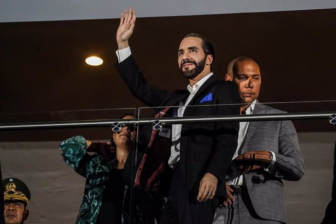 Archivo - June 23, 2023, San Salvador, El Salvador: President of El Salvador Nayib Bukele waves during the inauguration of the San Salvador 2023 Central American and Caribean Games in the Jorge ''Mágico'' González National Stadium.