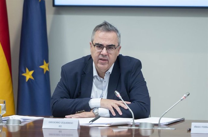 Archivo - El director general del Instituto de Estudios Económicos, Gregorio Izquierdo.