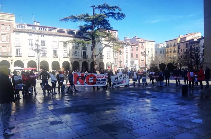 Concentración 'No a la caza' en Logroño