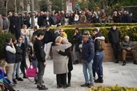 Conmoción y silencio en la concentración de Polanco en memoria del joven fallecido, Carlos Cubillas