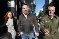 Abascal acusa a Sánchez de venir a Galicia a "amenazar de muerte" al sector primario al "imponer" la Agenda 2030