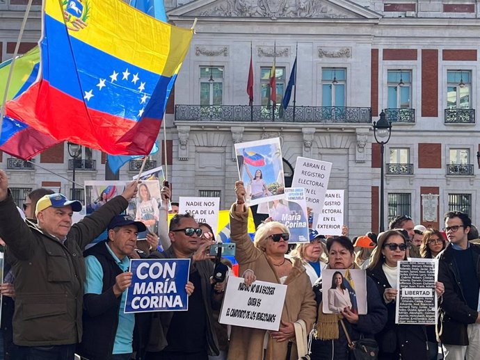 Concentración en apoyo a María Corina Machado en la Puerta del Sol