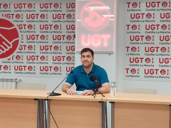 Archivo - El secretario de Organización y Salud Laboral de UGT CLM, Javier Flores.